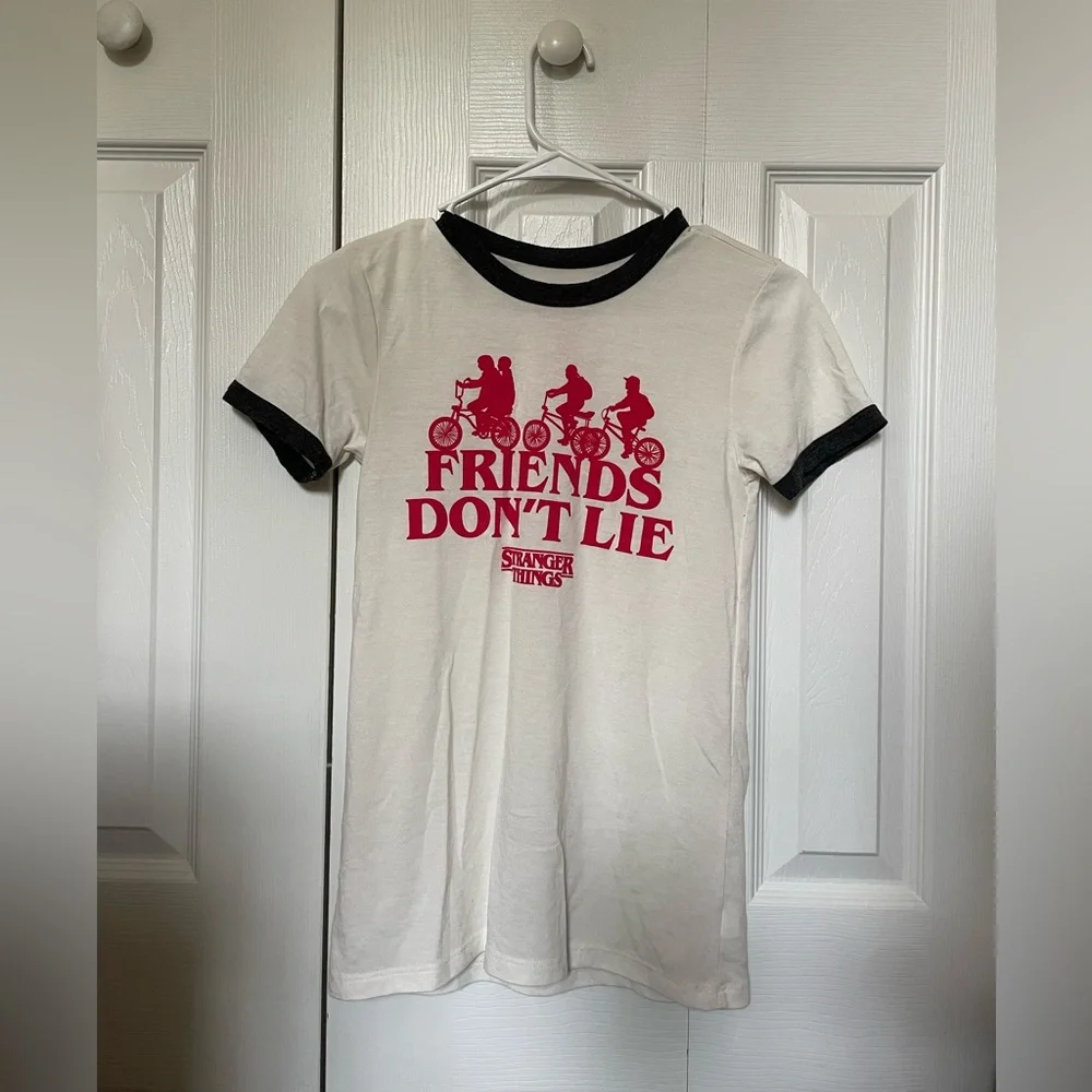 Stranger things t-shirt. In good condition. Worn a few times. - Picture 1 of 5